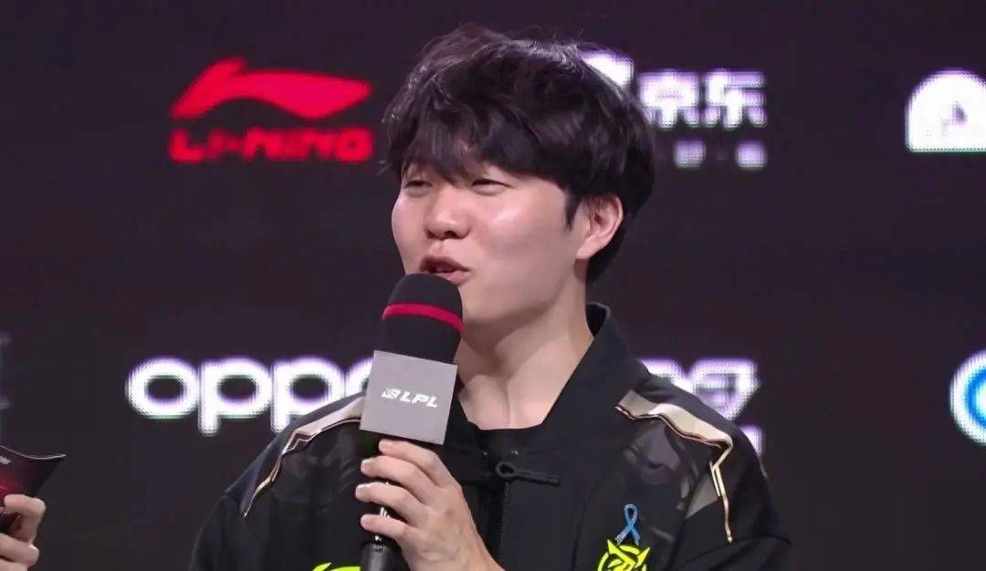 J9官网-包含Rookie官方宣布出色发挥新规，澳大利亚队引发争议！比赛高潮迭起的词条