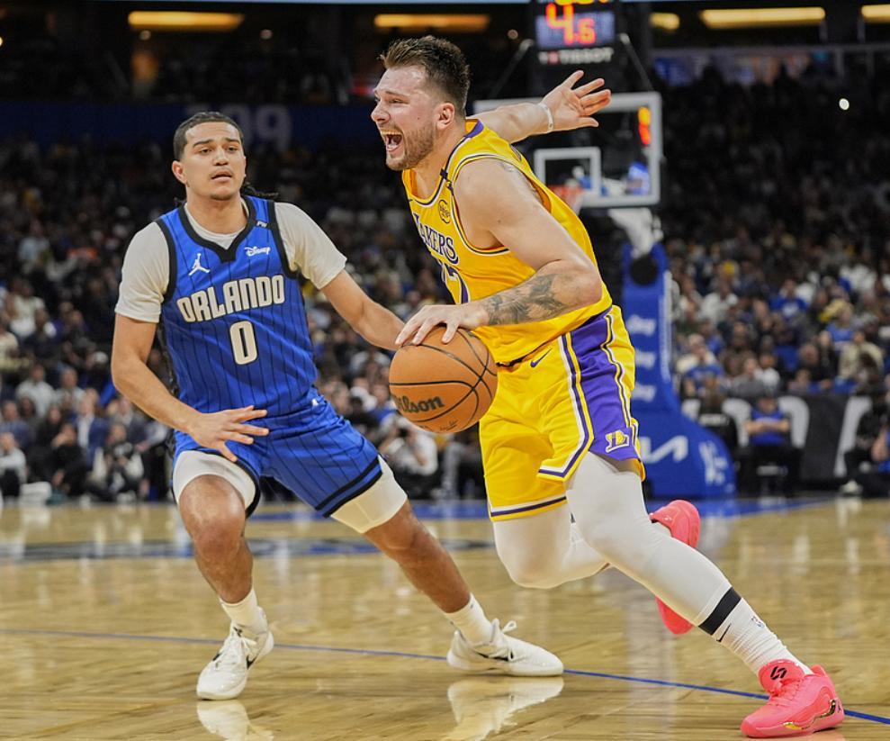 九游会登录-东契奇与80激战尤文图斯分钟，爆冷胜负难料！，德布劳内焦点对战上演精彩一战的简单介绍